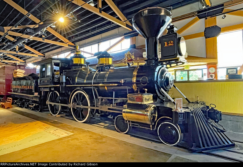 VT 12 "Genoa" Steam Locomotive (4-4-0)